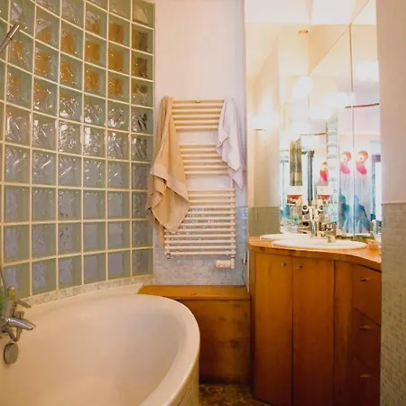 Spacieux Et Design - Marais Apartment Paris